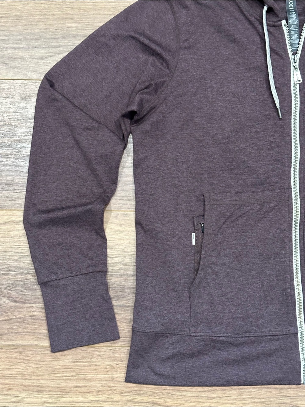 Vuori Halo Performance Full Zip Hoodie in Plum Purple Size Large - Picture 3 of 14